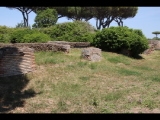 05911 ostia - regio iv - insula viii - edificio (iv,viii,5) - via di cartilio poplicola - 9. und 8. raum von osten - bli ri osten - 06-2024.jpg